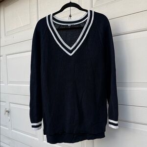 Uniqlo V-Neck Navy Sweater with White Trim